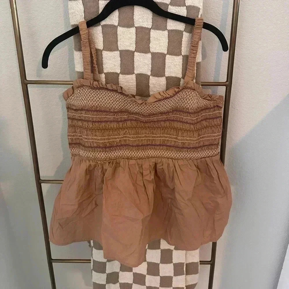 NWT Sleeveless Smocked Babydoll Top‎ 
Old Navy
